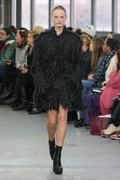 Look 30